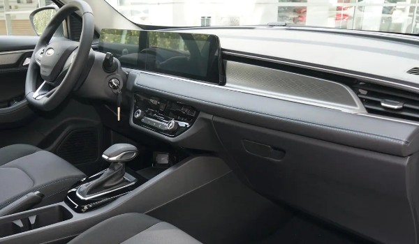 福睿斯和英朗哪個(gè)好 英朗動(dòng)力更強(qiáng)(福睿斯配置豐富)