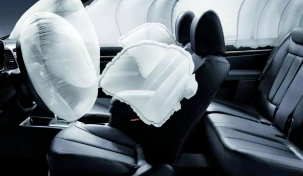 攬勝星脈有幾個氣囊 搭載了六個(安全性比較高)