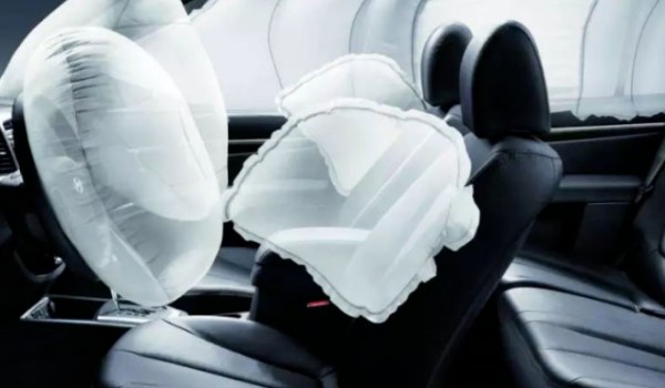 攬勝運動版安全性怎么樣 主動安全配置齊全(搭載6個氣囊)