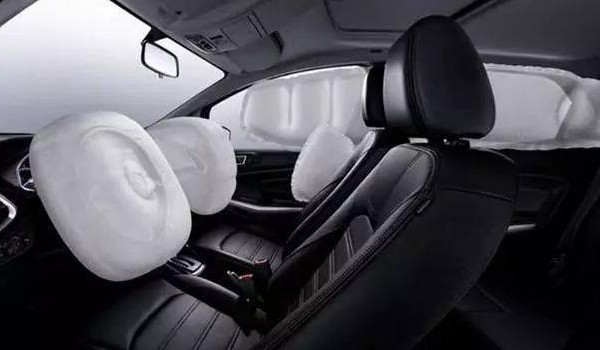 帕杰羅安全性怎么樣 主動(dòng)安全配置齊全(搭載四個(gè)氣囊)