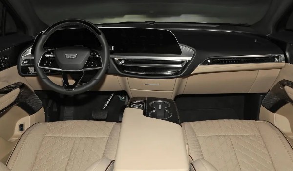 銳歌純電動(dòng)汽車價(jià)格及圖片 新車售價(jià)43萬(wàn)(分期首付13萬(wàn))