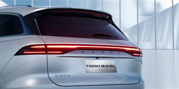 別說(shuō)奇瑞不懂設(shè)計(jì)！全新瑞虎8L內(nèi)飾發(fā)布：豪車既視感