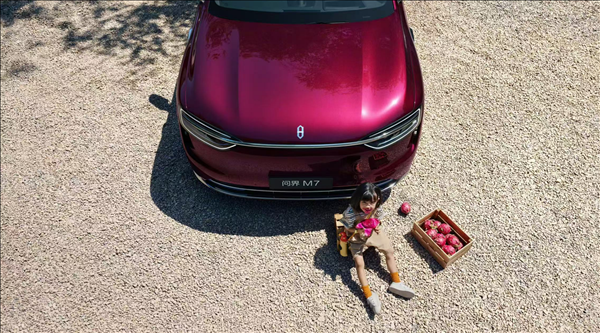 一年狂賣近20萬輛斬獲新勢力車型銷冠！全新問界M7亮相：9月上市