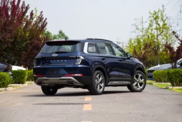 現(xiàn)代中型SUV新款勝達(dá)首發(fā)亮相 外觀、內(nèi)飾均有升級(jí)