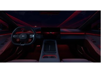 必戰(zhàn)小米SU7 全新一代小鵬P7內(nèi)飾全曝光：中控屏能“點(diǎn)頭” 封面圖