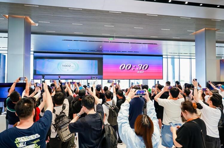 百萬強(qiáng)漢一路朝前，漢L零百2.7s性能暴擊，更有潮改驚艷登場 配圖2