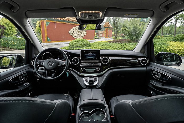 德系高端商務MPV 試駕奔馳V260L 