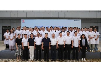 醫(yī)路同行 大愛無疆！北汽福田移動全科診療車交付和田 封面圖