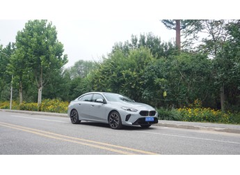 年輕人的座駕 試駕寶馬2系225L M運(yùn)動(dòng)曜夜套裝