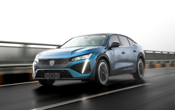 顏值沒輸過！東風(fēng)標(biāo)致408X官圖公布 將原汁原味引進(jìn)