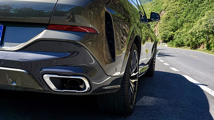 全副武裝的德系戰(zhàn)艦 BMW全新X6評(píng)測 