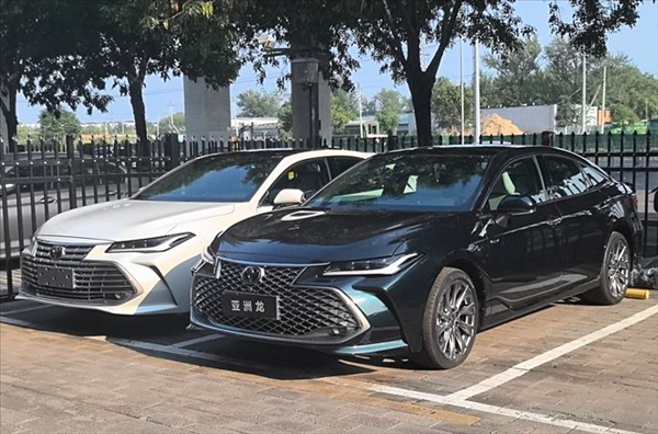 20萬級你會選嗎！新款豐田亞洲龍實車曝光：換裝大屏內飾