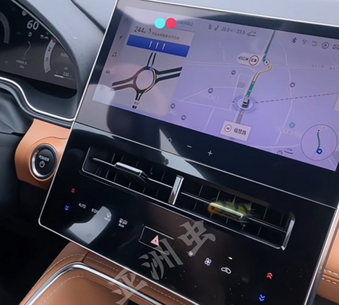 20萬級你會選嗎！新款豐田亞洲龍實車曝光：換裝大屏內飾