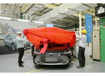 20萬級(jí)還香嗎 新款豐田亞洲龍下線：取消物理按鍵內(nèi)飾大革新