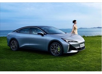 Model 3再迎強(qiáng)敵！極狐阿爾法S5明日交付：頂配21.68萬元 封面圖