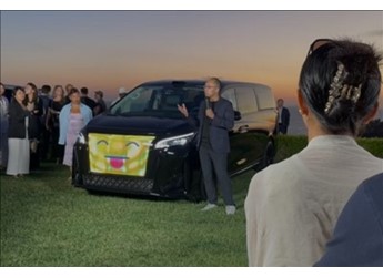 賈躍亭的法拉第MPV新車亮相 網(wǎng)友：這不就是長(zhǎng)城高山在車頭裝了個(gè)樂(lè)視電視嗎 封面圖