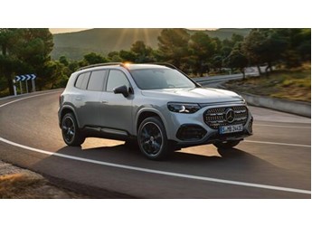 全新奔馳GLB發(fā)布：三叉戟大燈亮相，海外售價(jià)48.6萬起