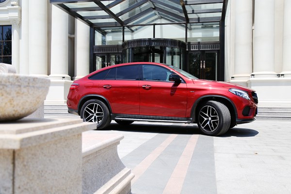 都市逍遙派 試駕奔馳GLE 450 AMG 4MATIC