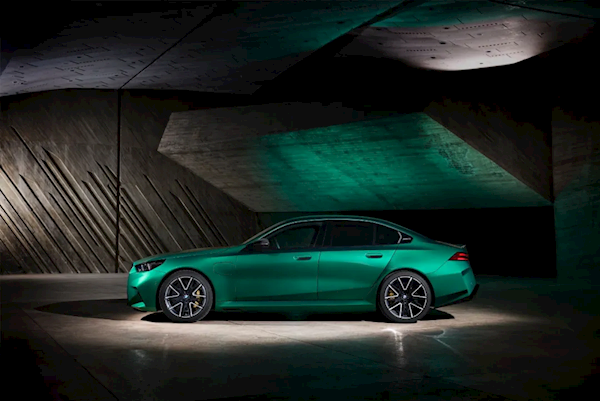 寶馬國內(nèi)現(xiàn)役加速最快！新款M5全球首發(fā)：727匹 1000牛米扭矩