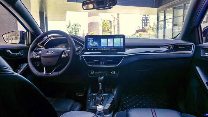 與風為伴 試駕2022福特三廂?？怂筍T-Line