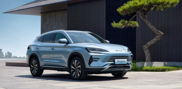 電比油低！比亞迪宋PLUS榮耀版正式上市 售12.98萬(wàn)起