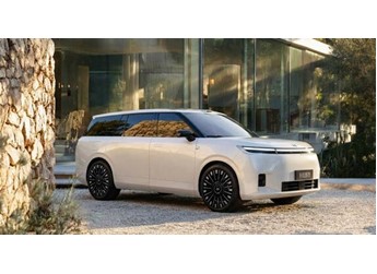 小鵬全尺寸SUV曝光 造型神似攬勝 走豪華路線