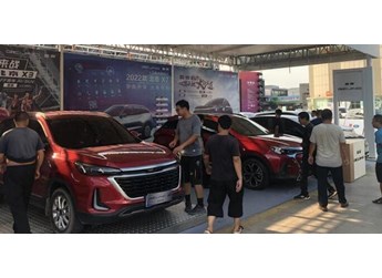 人民車(chē)市消費(fèi)節(jié)成功舉辦 北京汽車(chē)東營(yíng)熱銷