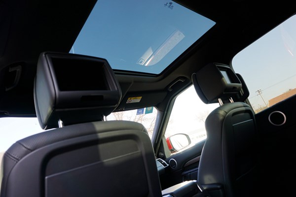  依舊硬漢形象 試駕路虎發(fā)現5