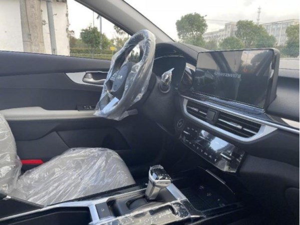 新款起亞K3內飾曝光！配置大提升 但取消了實體按鍵