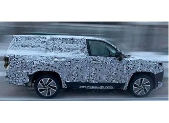 尺寸超風(fēng)云T11！奇瑞全新硬派SUV T1T曝光 三排布局+更大車身 封面圖