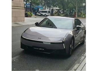 賽博未來感十足 全新小鵬P7實(shí)車曝光：首次亮燈了 封面圖