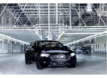 高質(zhì)量發(fā)展拾階而上攀新高 ——北京奔馳整車累計產(chǎn)量突破五百萬輛