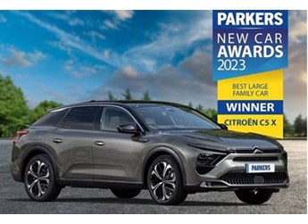 凡爾賽C5 X榮獲英國“最佳大型家用車”獎，并入圍全球最佳車型